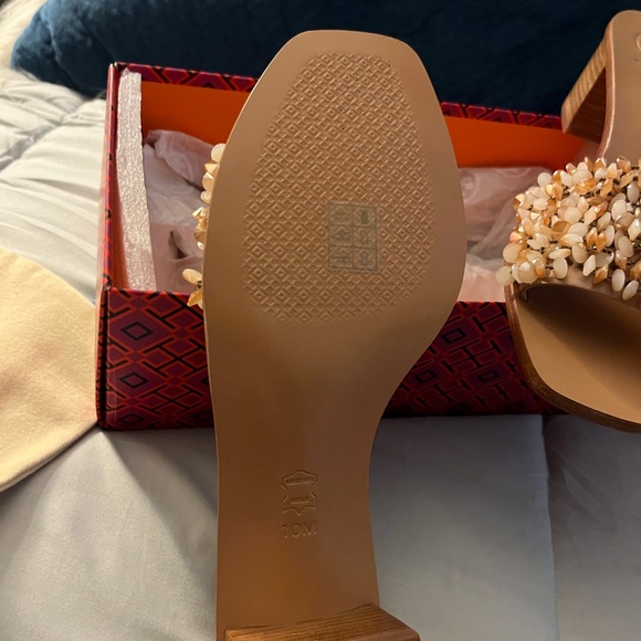 Sandals - Picture 2 of 3